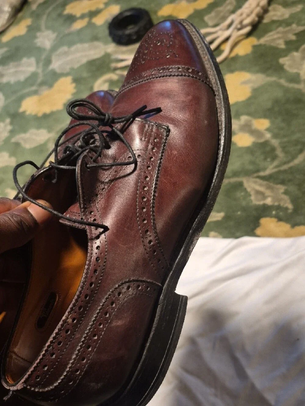 Allen Edmonds Burgundy Brown Leather Wingtip Oxfords